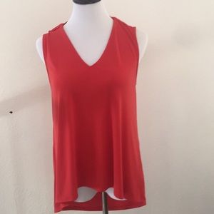 Women’s Sleeveless  Top